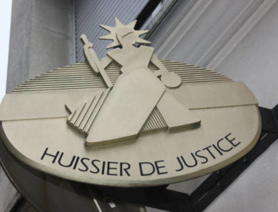 Un huissier de justice à Lyon peut-il intervenir dans une procédure de bornage ou de conflit de limites de propriété ?