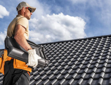 Couvreur à Bron : Un couvreur bronnais peut-il poser des fenêtres de toit ou des Velux ?